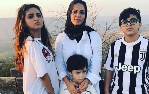 محمد الترك يستعيد حضانة أولاده وهجوم على منى السابر بسبب خلعها الحجاب