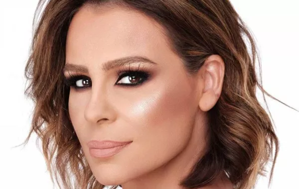 فيديو وصور: كارول سماحة تحسم شائعة طلاقها وتخلع خاتم الزواج