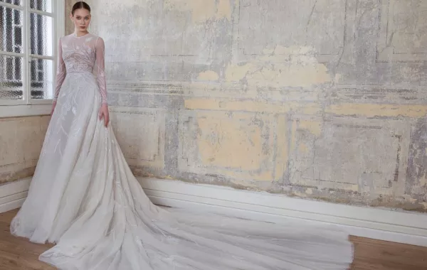 موديلات فساتين زفاف مزينة ذيل طويل 2020