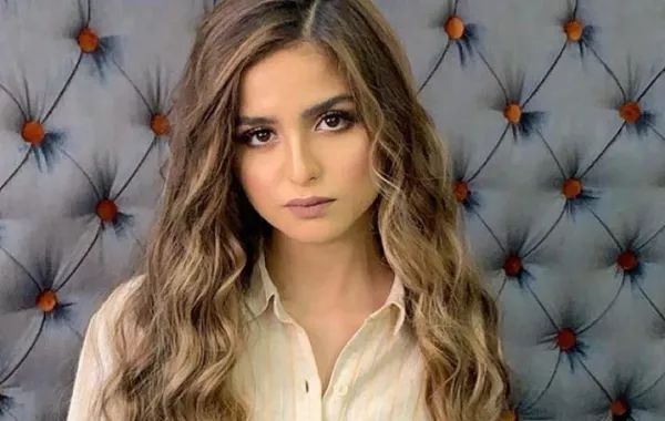 حلا الترك مع والدتها في الأردن