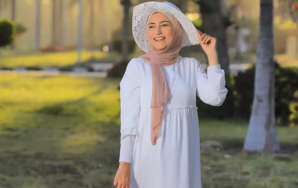 فساتين الفاشينيستا باللون الأبيض لإطلالتك الصيفية
