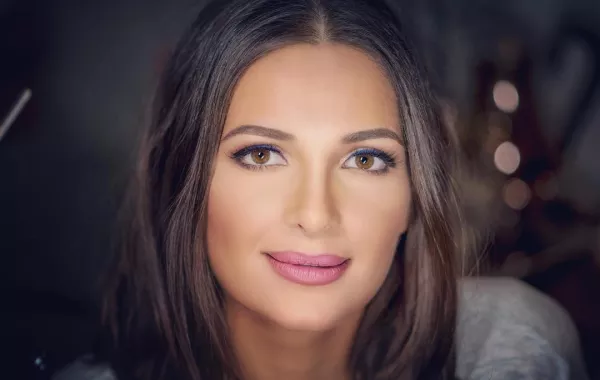 شام إبنة أصالة تنشر صورة جديدة لأختها من والدها وتعلّق: نسخة مني