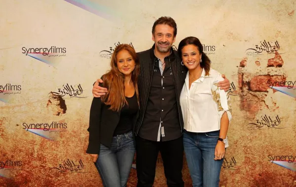 كريم عبد العزيز يقدم نصائح لا تصدق لجمهور الفيل الأزرق