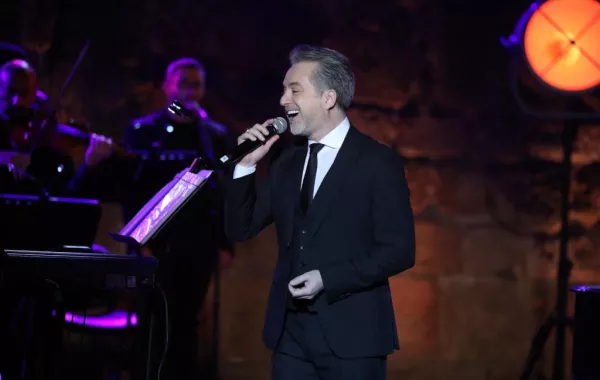 مروان خوري يغنّي لنساء تونس في عيدهنّ على مسرح قرطاج