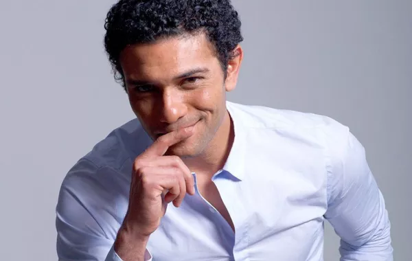 فيديو: آسر ياسين يكشف سر معاناته مع الاكتئاب وكواليس زواجه من أبلة فاهيتا 