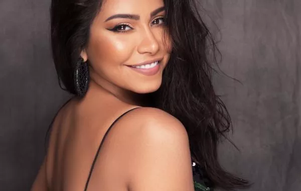 شيرين عبد الوهاب تفاجىء الجمهور بطرح أغنيتها الخليجية "الحب خدعة".. هذه تفاصيلها