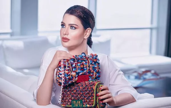 روان بن حسين تكشف حقيقة الكدمات على وجهها