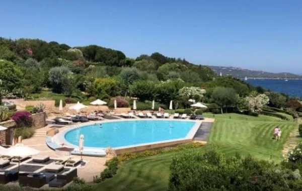 لرحلة تبقى في الذاكرة.. أماكن إقامة فاخرة حول العالم