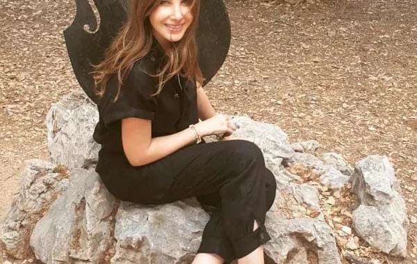 بالصور: نانسي عجرم مع ابنتيها ووالدتها في رحلة عائلية