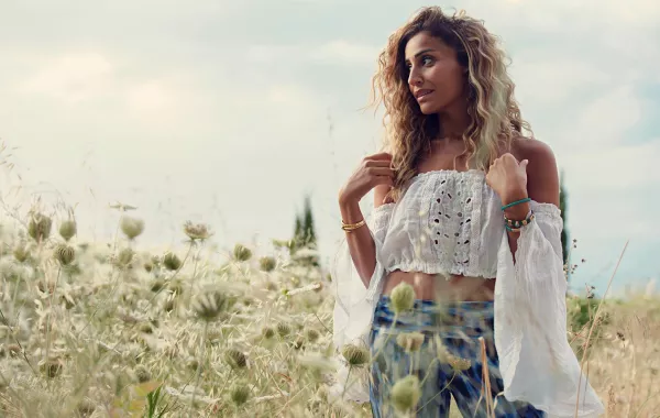 فيديو: دينا الشربيني تحتفل مع عمرو دياب بنجاح يوم تلات