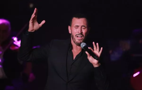 بالفيديو: هكذا ردّ كاظم الساهر على خبر انفصاله عن خطيبته سارة