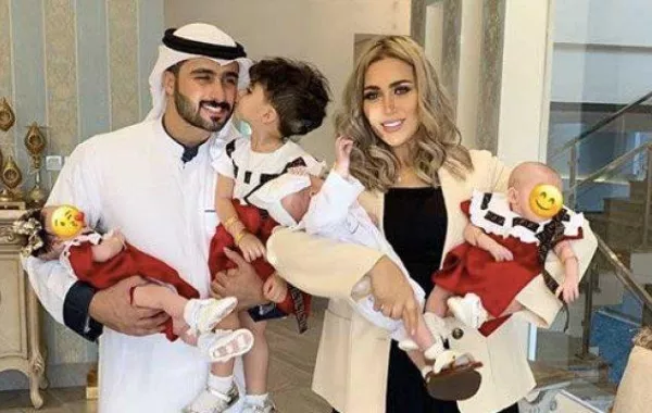 الدكتورة خلود تنشر صور توائمها الثلاثة: يكبرون بسرعة