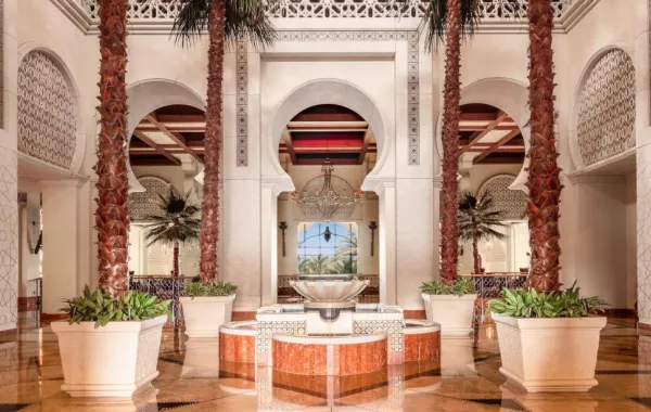 دبي مدينة ناطحات السحاب وملاذ لتجديد الطاقة