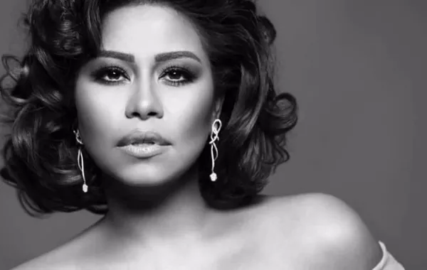 صورة مسربة لشيرين عبد الوهاب في حمّام السباحة تكشف حقيقة حملها 