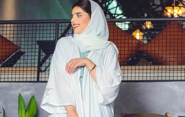 عبايات بأسلوب مريم جناحي لأناقة شبابية مميزة