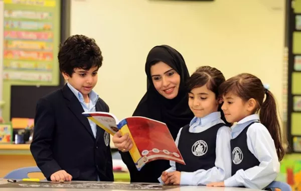 الدور الريادي للمعلمة الإماراتية في تحقيق التميز