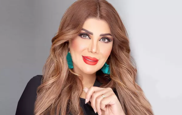 إلهام الفضالة تحتفل بابنتها منى وحفيدتها إلهام جونيور