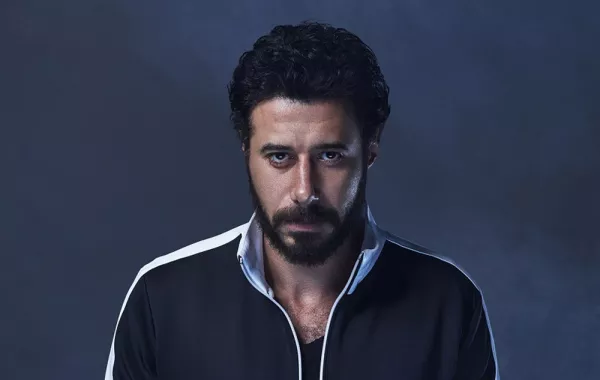 صور: أحمد السعدني مصدوم من إهانات جمهوره بعد رسالته إلى طليقته الراحلة