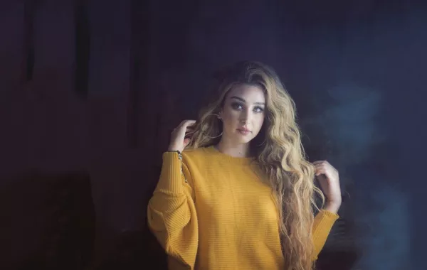 هنا الزاهد تعاتب خطيبها أحمد فهمي: إيه اللي أنت هببته ده فضحتنا 