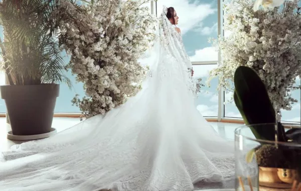 إبنة هيفاء وهبي زينة فياض في ظهور مفاجىء بفستان زفاف رائع