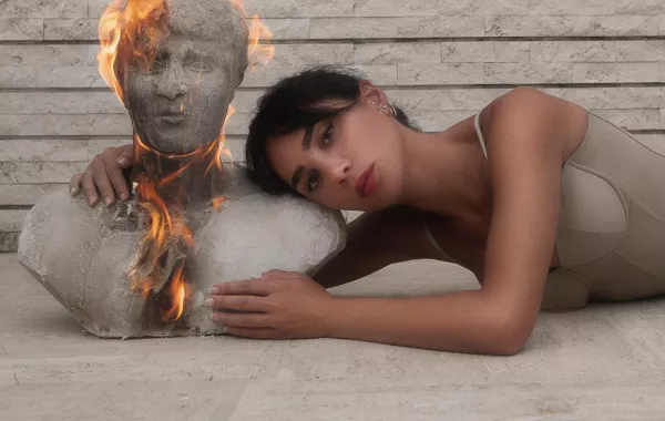 دانا حوراني تطلق أغنيتها الثانية "لحظة"