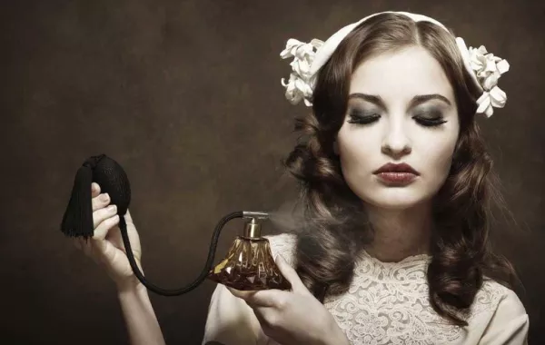 عطور فخمة بروائح دافئة تناسب الشتاء