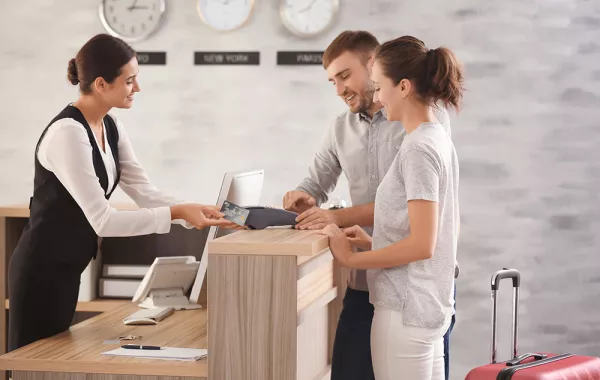 13 أمرًا يجب التحقق منها في غرف الفندق