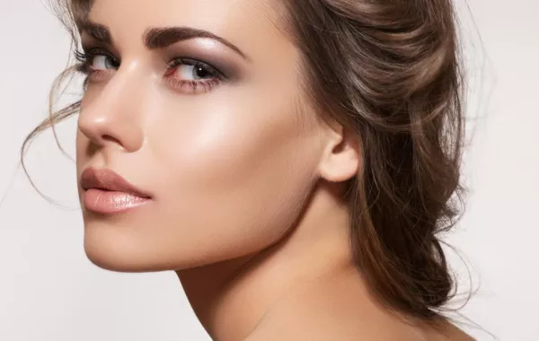 خطوات للحصول على مكياج باريسي ناعم