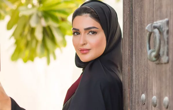 عبايات ناعمة وتنسيقات مميزة من حنين الصيفي 