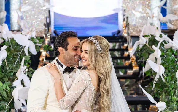 صور: أحمد فهمي يترك هنا الزاهد في شهر العسل ويتفرغ لإهانة معجبة بألفاظ يعاقب عليها القانون