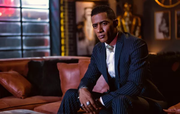 فيديو: محمد رمضان يقارن نفسه بشريهان لتبرير ملابسه الغريبة