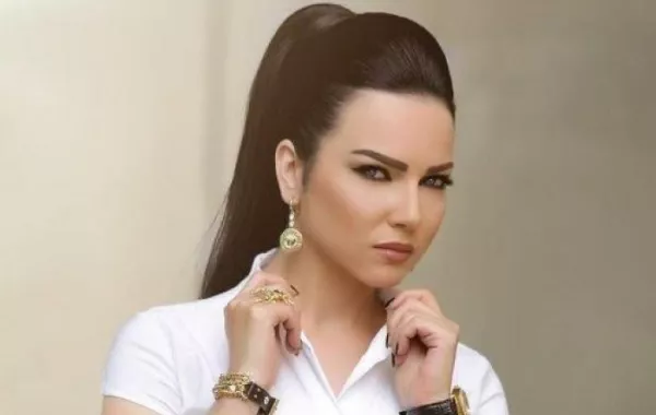 صفاء سلطان تقلًد  أصالة وأحلام ونجوى كرم وجورج وسوف ووفاء الكيلاني