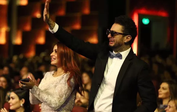 افتتاح الدورة الثالثة لمهرجان الجونة بأغنية أبكت الجميع