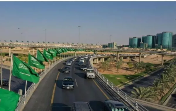 أمانة الرياض تزين الطرقات بـ 5900 علم