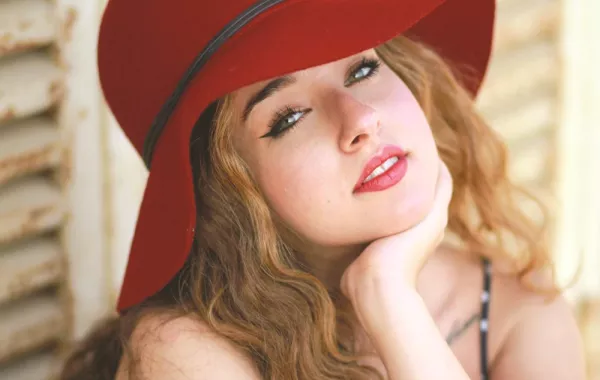 أحمد فهمي يكشف حقيقة إصابة هنا الزاهد بفيروس قاتل ويرفض استثمار مرضها