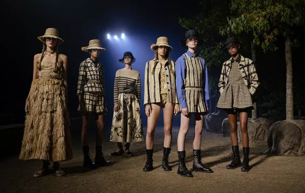 "ديور" Dior الألبسة الجاهزة مجموعة ربيع صيف 2020