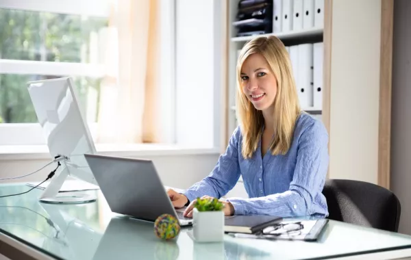 ملاذ الـ «فريلانس» للمرأة ونصائح لضبطه 