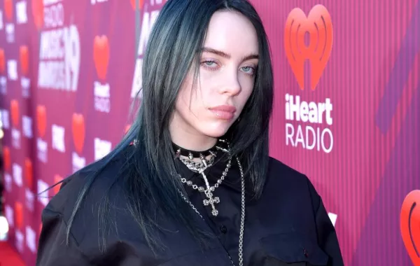 بيلي إيليش تعلن رسمياً عن موعد جولتها الغنائية لعام 2020