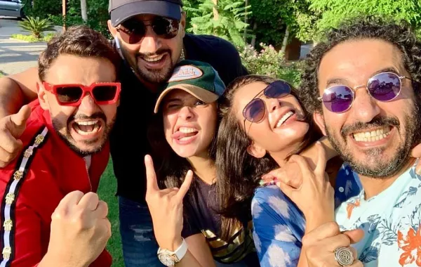 فيديو وصور: عشرة العمر تجمع السقا وياسمين عبد العزيز ومنى زكي وأحمد حلمي ورامز جلال