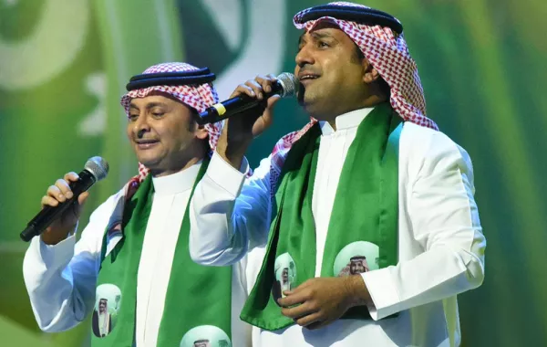 راشد الماجد يؤكد أن عبد المجيد عبد الله ملح الساحة الفنية وهو بخير