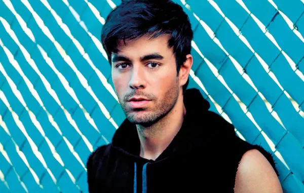 إنريكي إيجلاسيس يلتقي جمهوره بالسعودية للمرة الثانية.. وهذا موعد الحفل