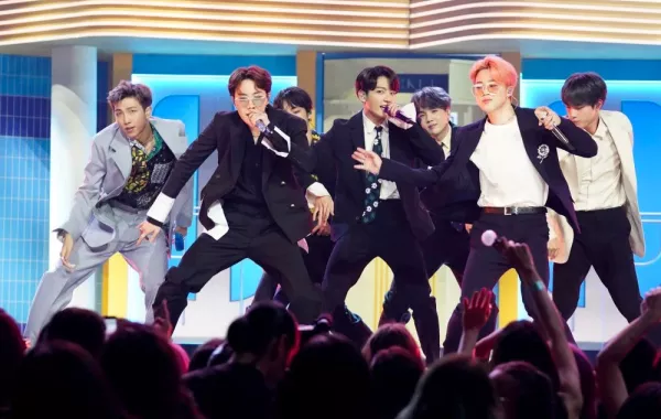 فرقة BTS الكورية تقدِّم عرضًا موسيقيًّا أسطوريًّا في افتتاح موسم الرياض