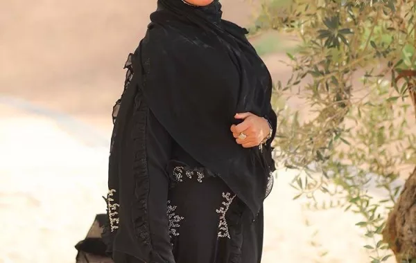 موديلات عبايات سوداء من الفاشينيستا فاطمة المازمي