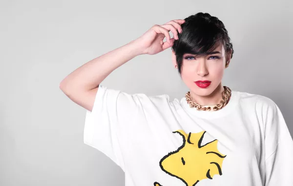  ساندي تنشر صورة مع شقيقتها والجمهور: إنتوا توأم؟