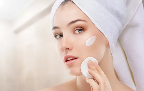 خطوات العناية بالبشرة المختلطة... لا تهملي أياً منها