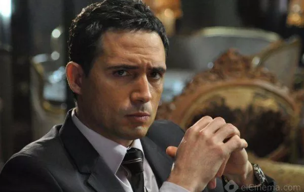 فيديو: ظافر العابدين يكشف أسلوب رومانسيته مع زوجته لتعويضها عن غيابه الطويل عنها