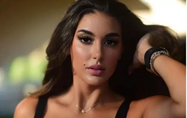   والدة ياسمين صبري تفوز بلقب أفضل سباحة والجمهور: «هذا الشبل من ذاك الأسد»