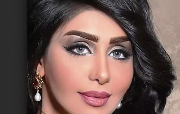 بعد طعن ابنها... هنادي الكندري تنجو من الموت