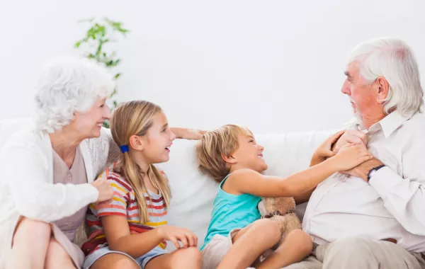 طرق التعامل مع تدخل الأقارب في تربية الأطفال