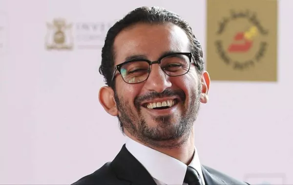 أحمد حلمي في لندن بسبب شارلي شابلن